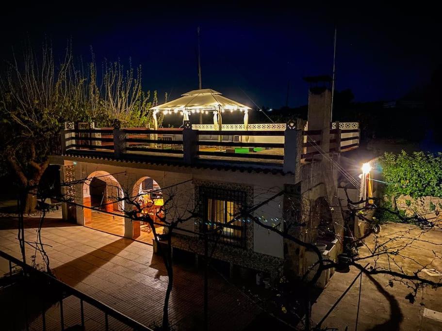 Caliquena, Villa